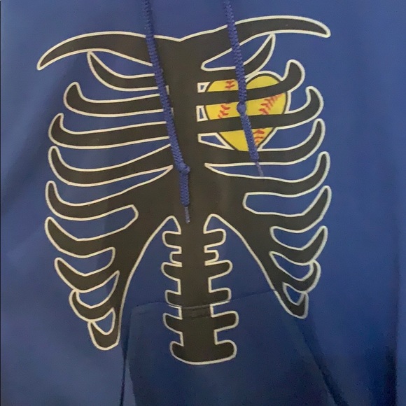 Blue softball sweatshirt - Picture 2 of 4